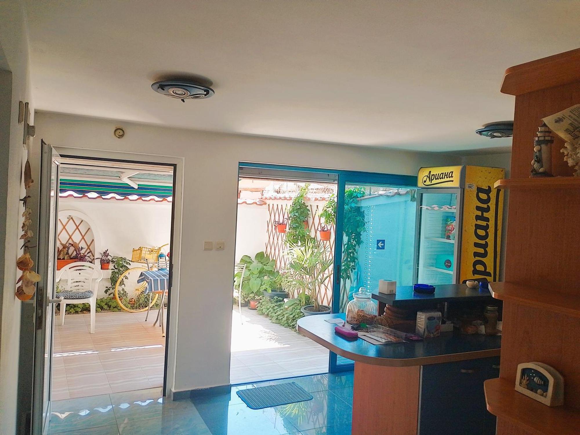 Lira Sto Apartments Pomorie Kültér fotó