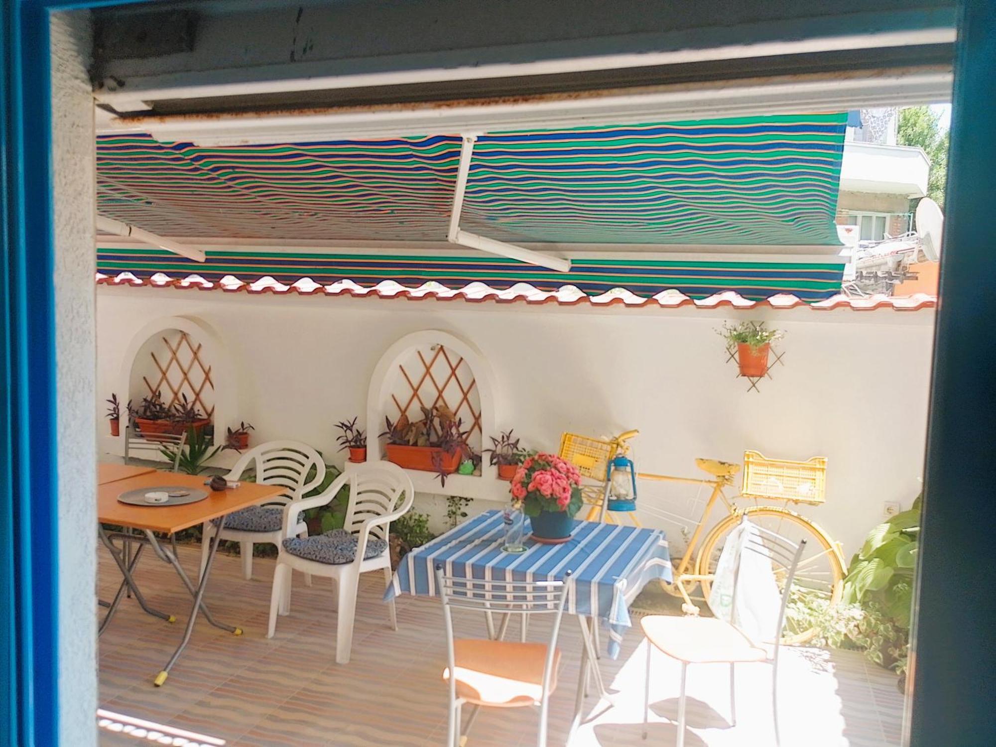 Lira Sto Apartments Pomorie Kültér fotó