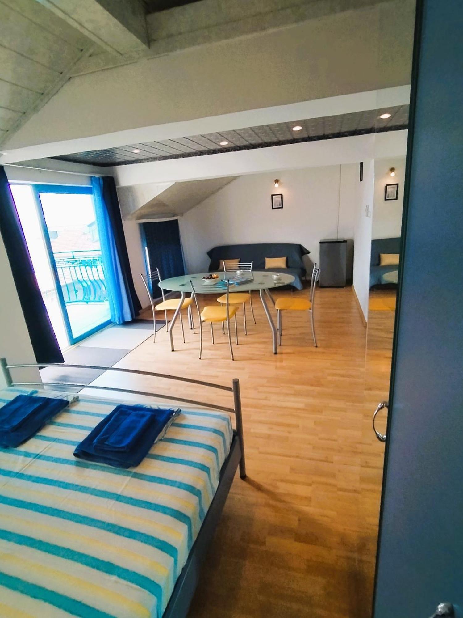 Lira Sto Apartments Pomorie Kültér fotó