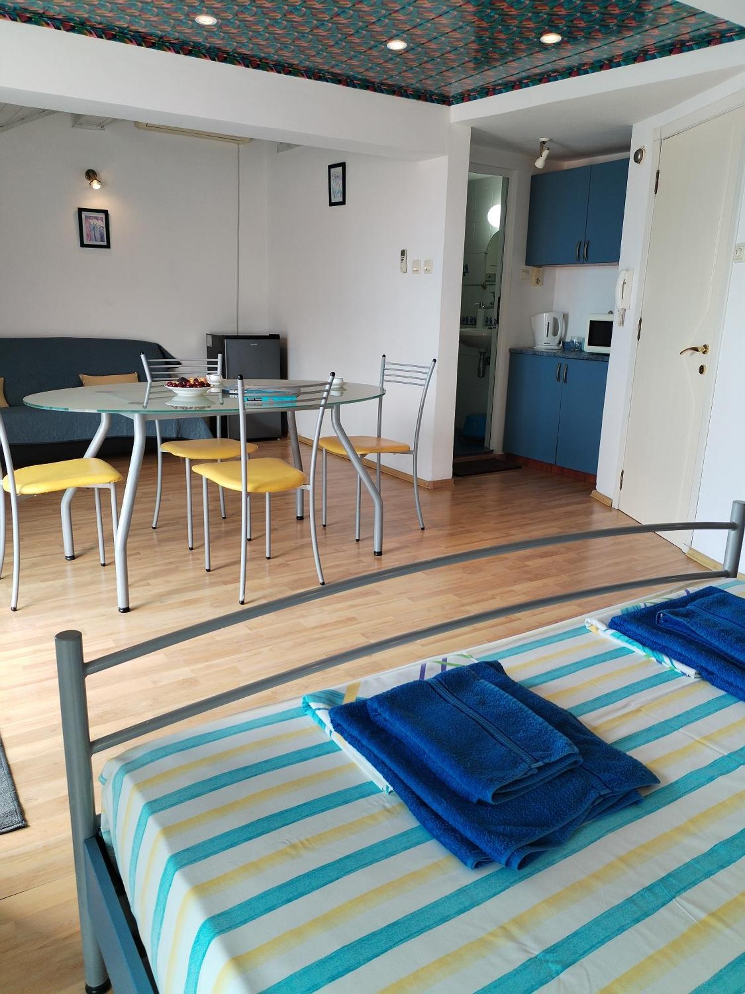 Lira Sto Apartments Pomorie Kültér fotó