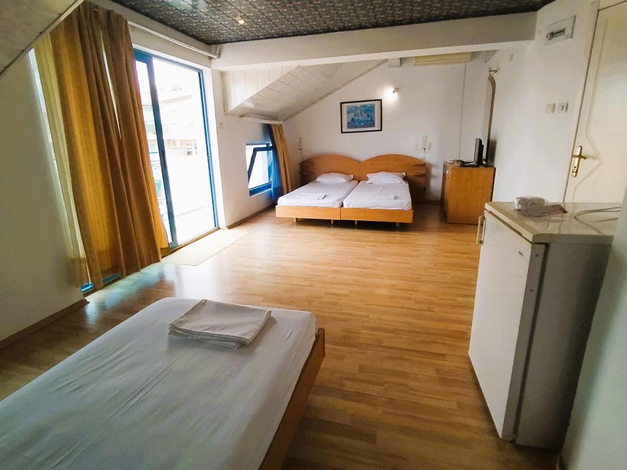 Lira Sto Apartments Pomorie Kültér fotó