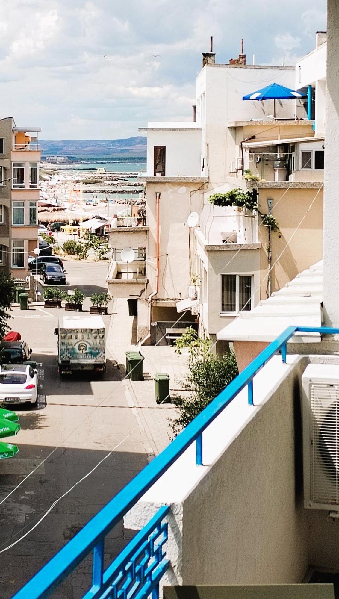 Lira Sto Apartments Pomorie Kültér fotó