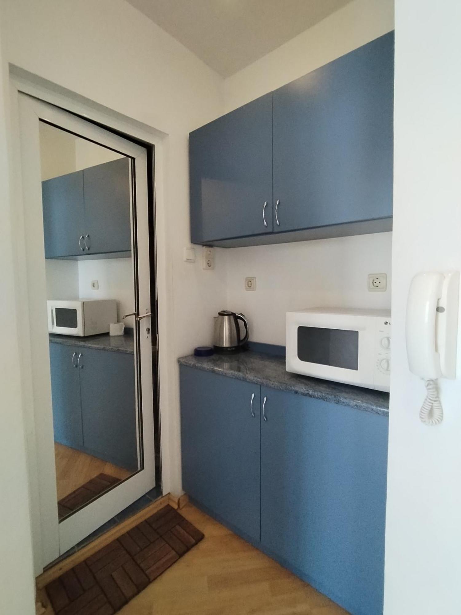 Lira Sto Apartments Pomorie Kültér fotó