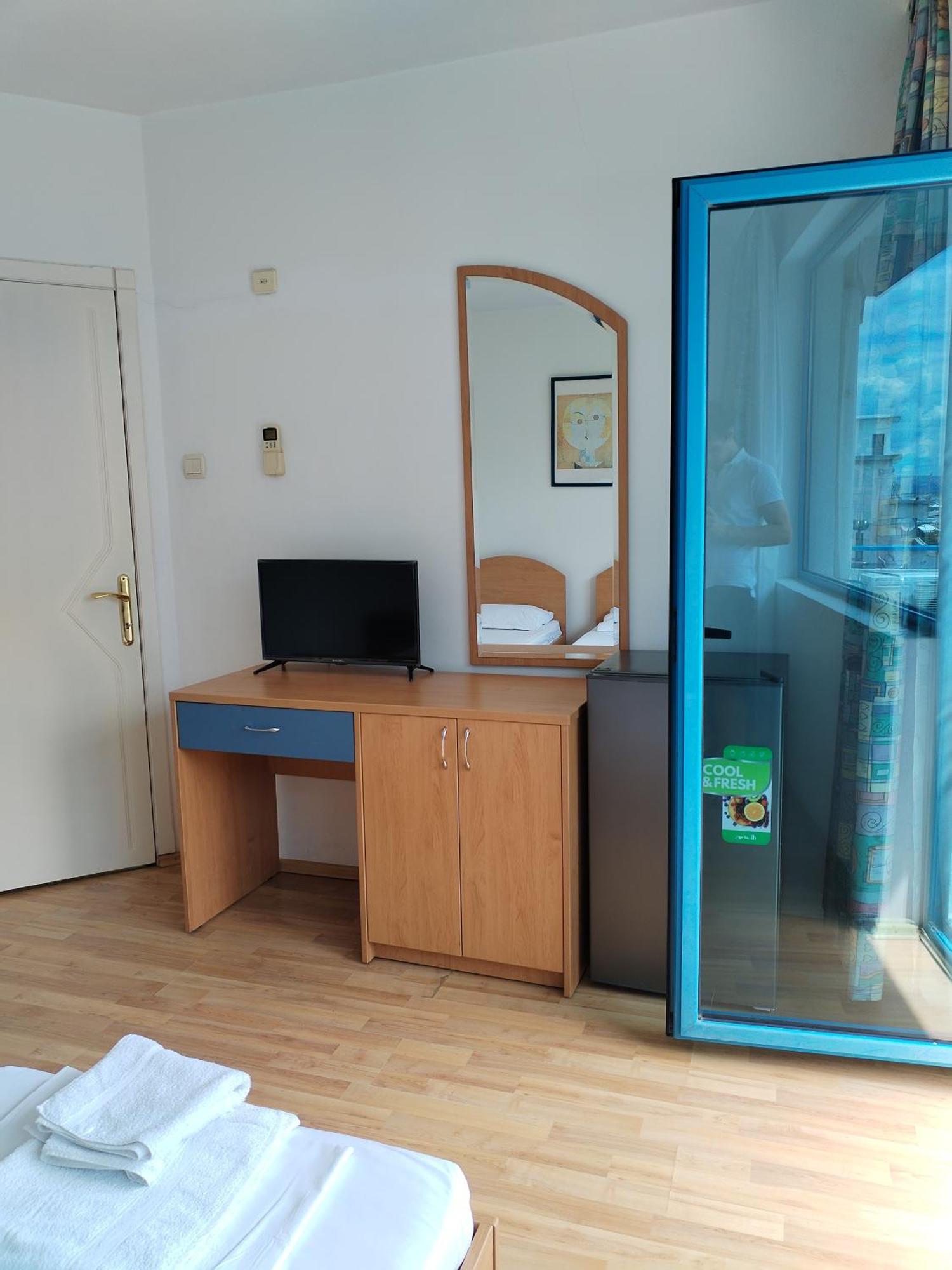 Lira Sto Apartments Pomorie Kültér fotó