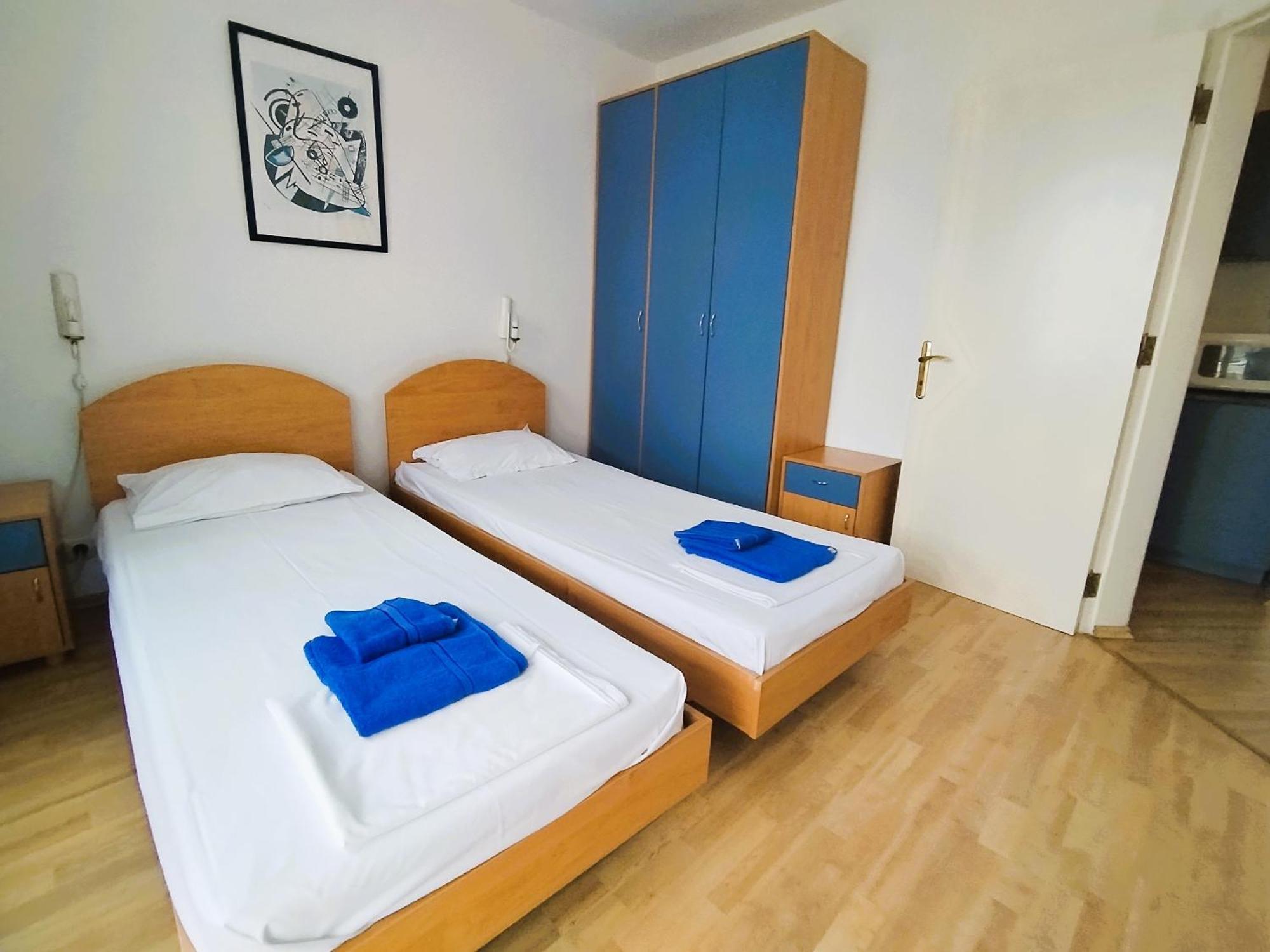 Lira Sto Apartments Pomorie Kültér fotó