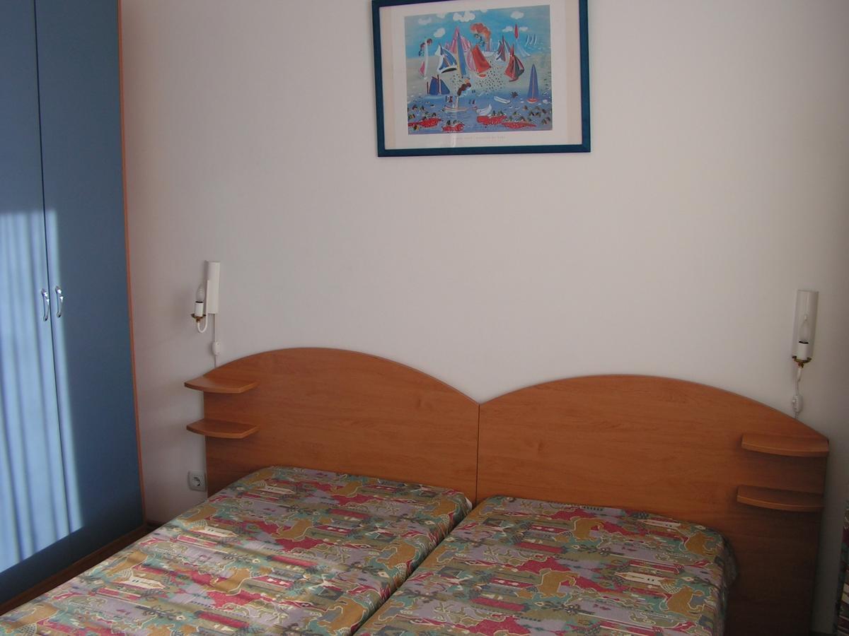 Lira Sto Apartments Pomorie Kültér fotó