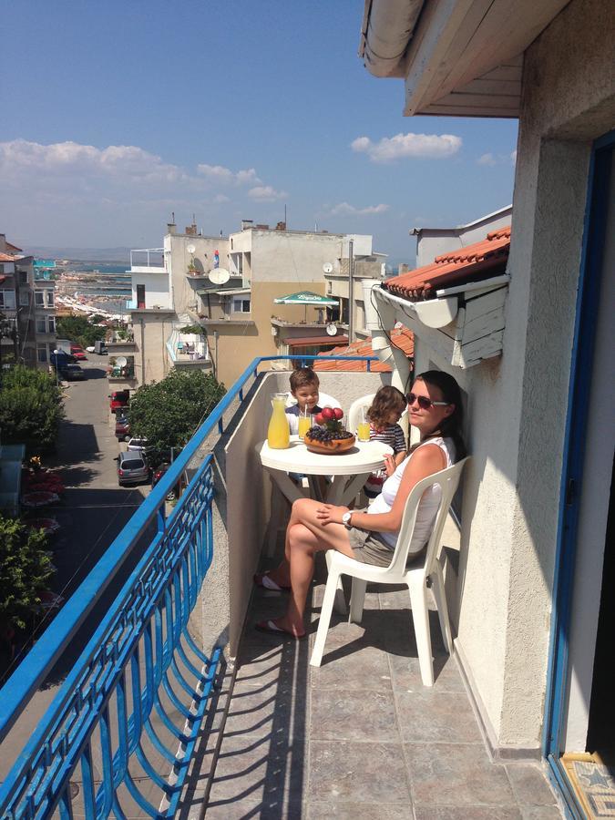 Lira Sto Apartments Pomorie Kültér fotó