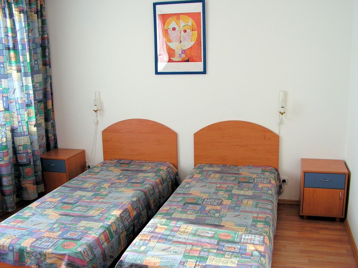Lira Sto Apartments Pomorie Kültér fotó