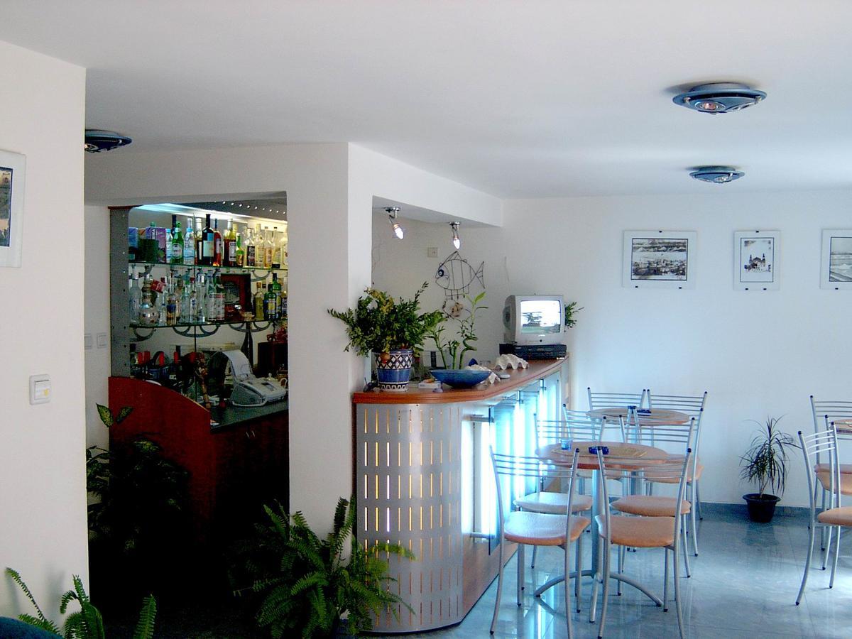 Lira Sto Apartments Pomorie Kültér fotó